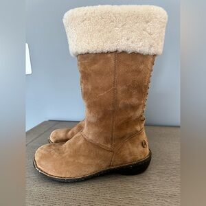 Women's Tan Shearling Ugg Boots size 7